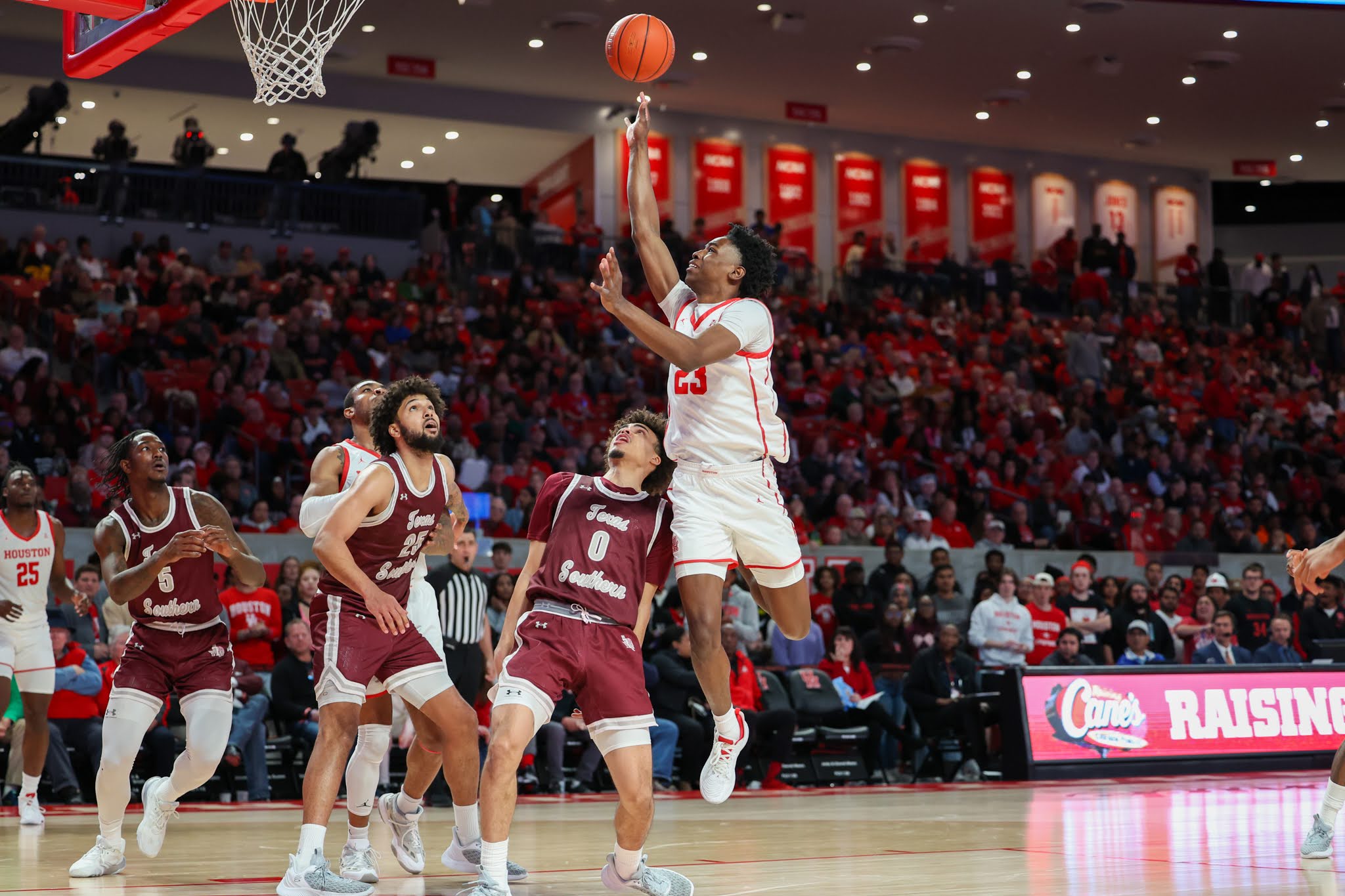 Terrance Arceneaux with the floater » GoCoogs.com